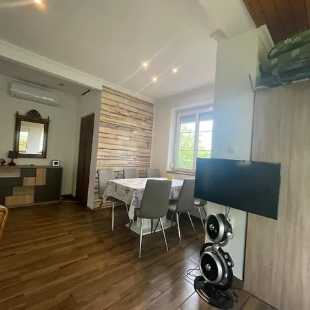 Panorámás Felújított ábrahámhegyen Apartamento