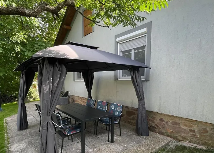 Apartman Panorámás Felújított ábrahámhegyen